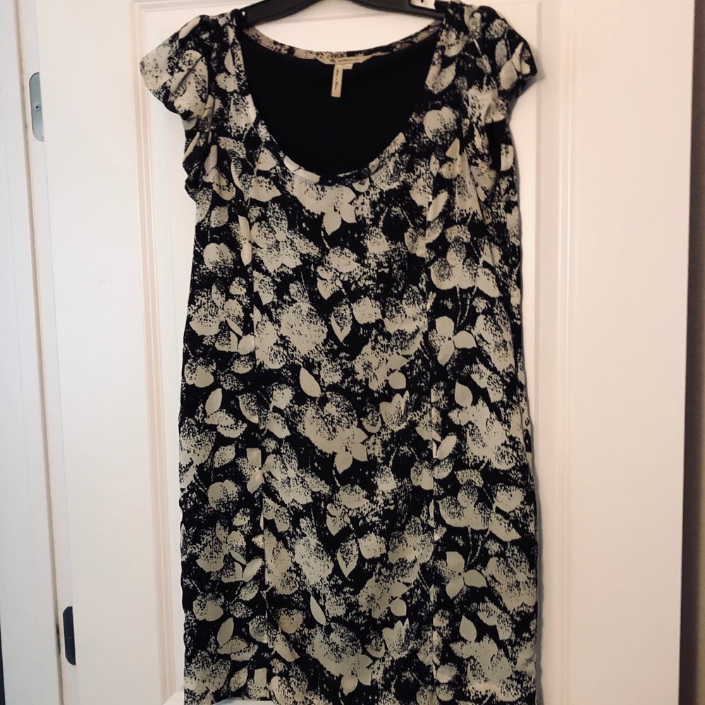 BCBGeneration black white flower summer dress